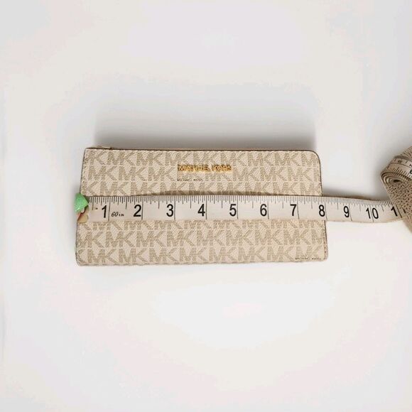 Michael Kors 32T5GTTE9B Jet Set Travel Continental Wristlet Wallet - Vanilla - Picture 4 of 5